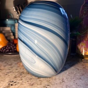 Artisan Sky Blue Swirl Vase like new, Art Glass